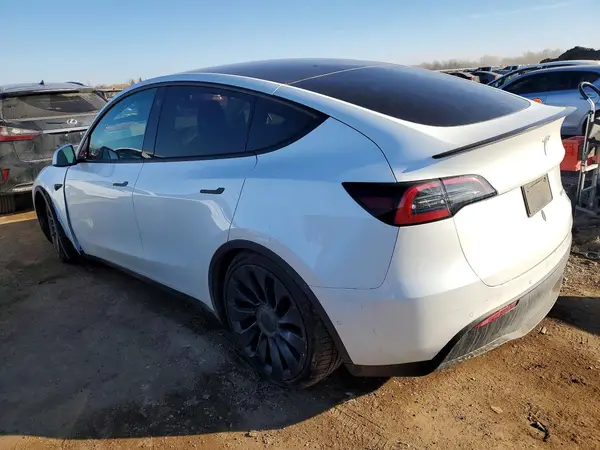 7SAYGDEF4NF464021 2022 TESLA MODEL Y - Image 2