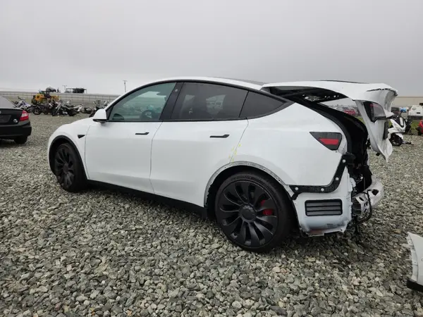 7SAYGDEF4NF487945 2022 TESLA MODEL Y - Image 2