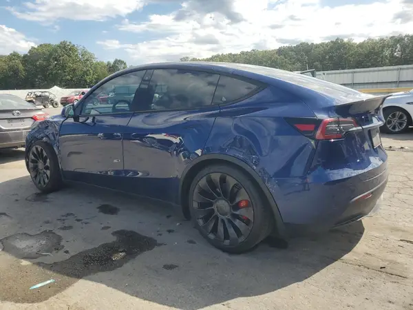 7SAYGDEF4NF489372 2022 TESLA MODEL Y - Image 2