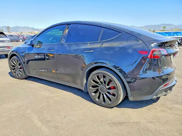 7SAYGDEF4NF489680 2022 TESLA MODEL Y - Image 2