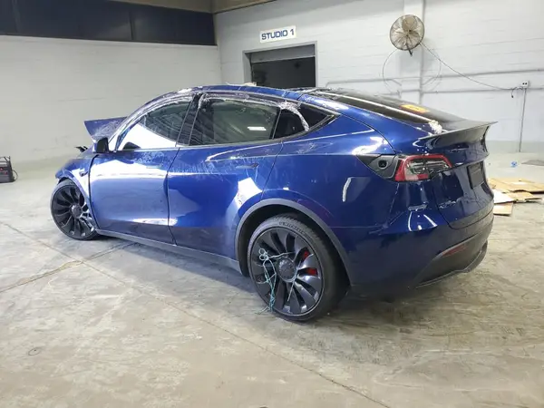 7SAYGDEF4NF509913 2022 TESLA MODEL Y - Image 2