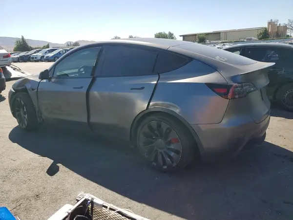 7SAYGDEF4NF517865 2022 TESLA MODEL Y - Image 2