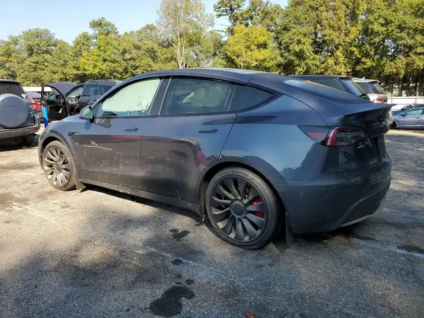 7SAYGDEF4NF521270 2022 TESLA MODEL Y - Image 2