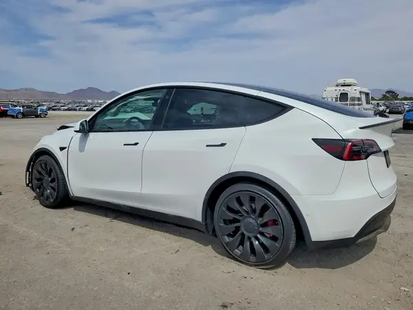 7SAYGDEF4NF522368 2022 TESLA MODEL Y - Image 2