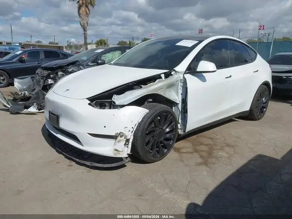 7SAYGDEF4NF523875 2022 TESLA MODEL Y - Image 2