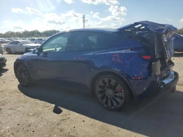 7SAYGDEF4NF534262 2022 TESLA MODEL Y - Image 2