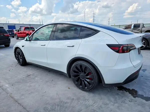 7SAYGDEF4NF534729 2022 TESLA MODEL Y - Image 2