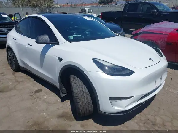 7SAYGDEF4NF536139 2022 TESLA MODEL Y - Image 1
