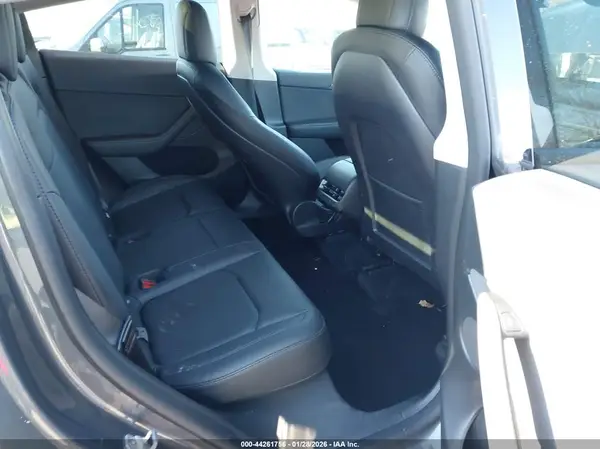 7SAYGDEF4NF552924 2022 TESLA MODEL Y - Image 8