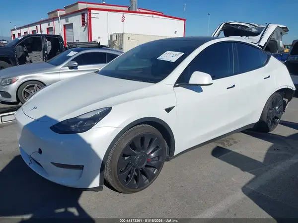 7SAYGDEF4NF558125 2022 TESLA MODEL Y - Image 2