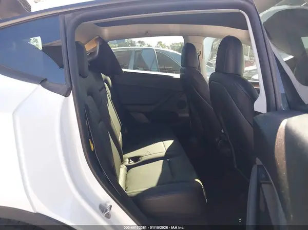 7SAYGDEF4NF558125 2022 TESLA MODEL Y - Image 8