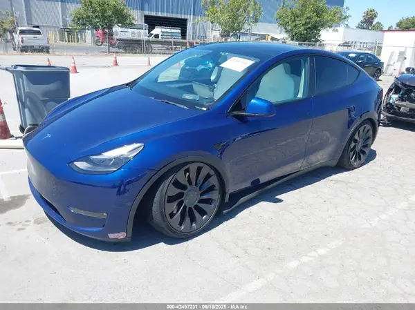 7SAYGDEF4NF562367 2022 TESLA MODEL Y - Image 2