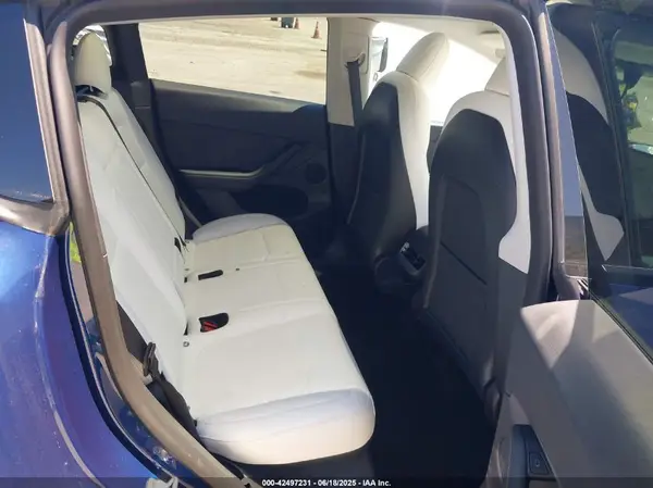 7SAYGDEF4NF562367 2022 TESLA MODEL Y - Image 8