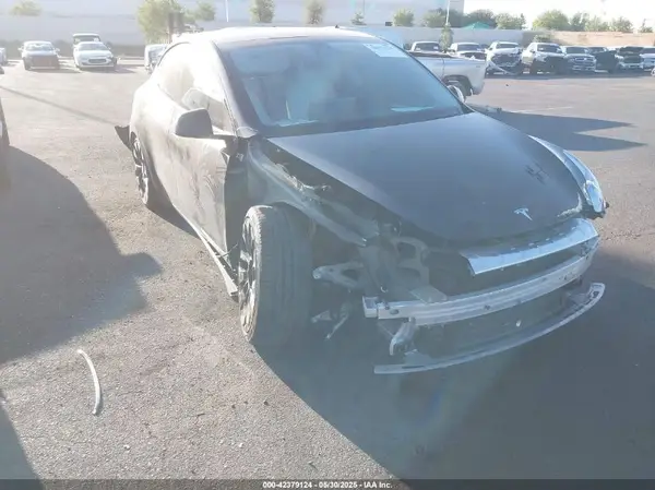 7SAYGDEF4NF564975 2022 TESLA MODEL Y - Image 1