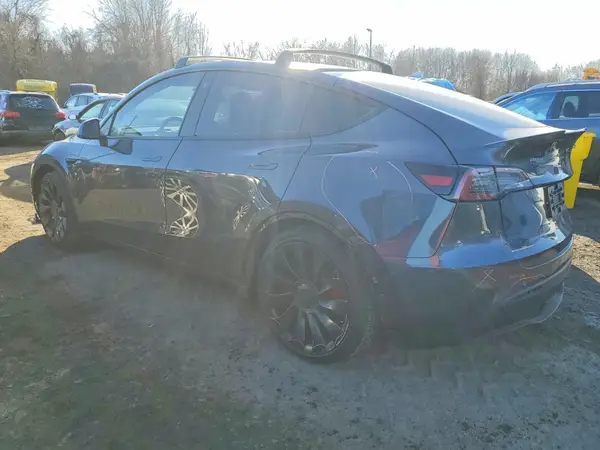 7SAYGDEF4NF565589 2022 TESLA MODEL Y - Image 2