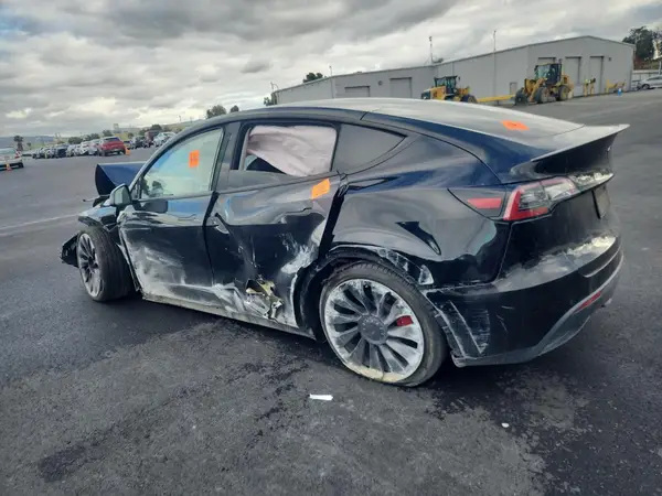 7SAYGDEF4NF568573 2022 TESLA MODEL Y - Image 2