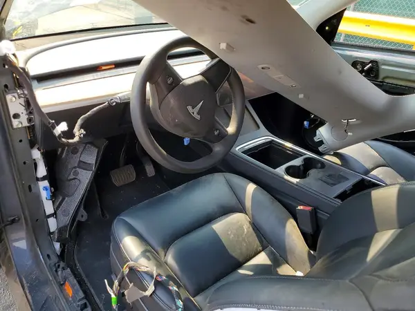 7SAYGDEF4PA049300 2023 TESLA MODEL Y - Image 8