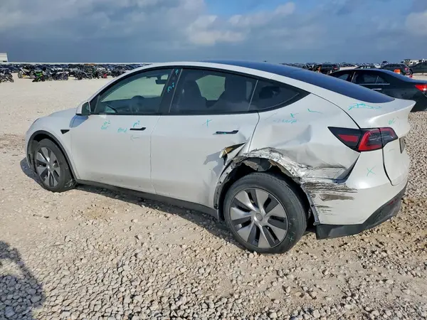 7SAYGDEF4PA049541 2023 TESLA MODEL Y - Image 2