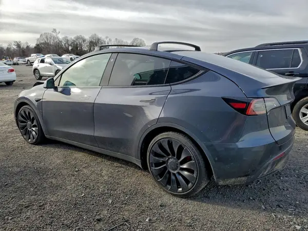 7SAYGDEF4PF582346 2023 TESLA MODEL Y - Image 2