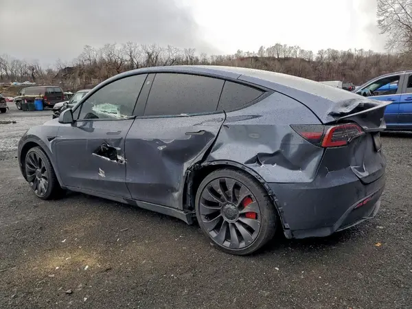 7SAYGDEF4PF582458 2023 TESLA MODEL Y - Image 2