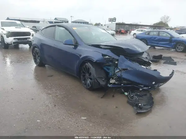 7SAYGDEF4PF583805 2023 TESLA MODEL Y - Image 1