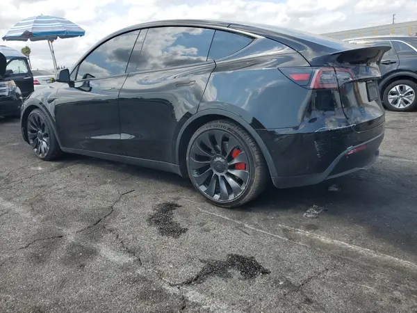 7SAYGDEF4PF584579 2023 TESLA MODEL Y - Image 2