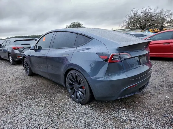 7SAYGDEF4PF615930 2023 TESLA MODEL Y - Image 2