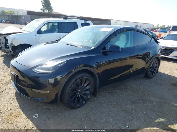 7SAYGDEF4PF624014 2023 TESLA MODEL Y - Image 2