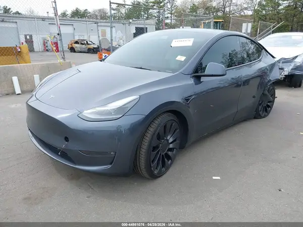 7SAYGDEF4PF647213 2023 TESLA MODEL Y - Image 2