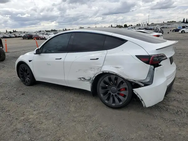 7SAYGDEF4PF662360 2023 TESLA MODEL Y - Image 2