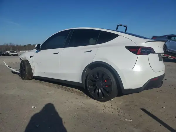 7SAYGDEF4PF664240 2023 TESLA MODEL Y - Image 2