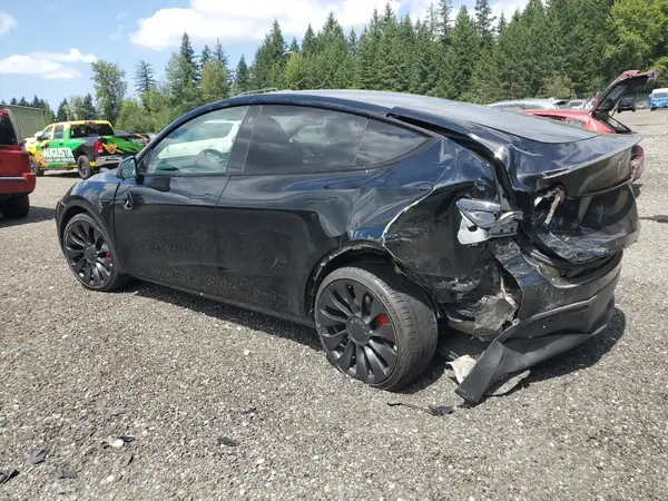 7SAYGDEF4PF683418 2023 TESLA MODEL Y - Image 2