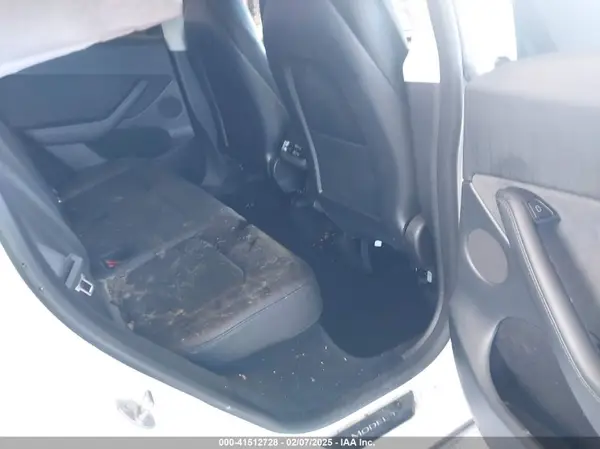 7SAYGDEF4PF698419 2023 TESLA MODEL Y - Image 8