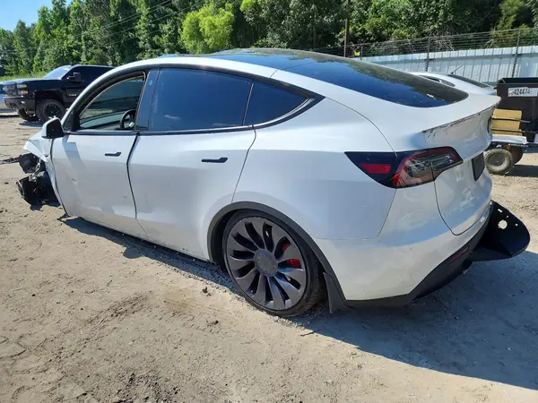 7SAYGDEF4PF700900 2023 TESLA MODEL Y - Image 2
