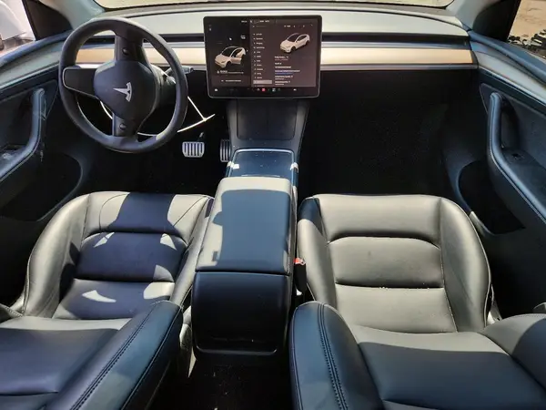 7SAYGDEF4PF700900 2023 TESLA MODEL Y - Image 8