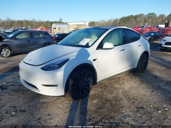 7SAYGDEF4PF701674 2023 TESLA MODEL Y - Image 2