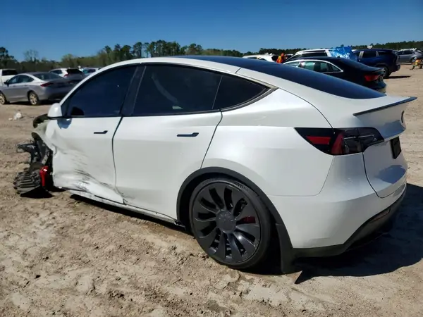 7SAYGDEF4PF704929 2023 TESLA MODEL Y - Image 2