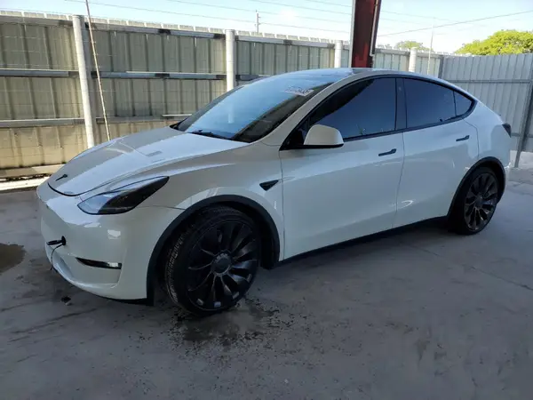 7SAYGDEF4PF704977 2023 TESLA MODEL Y - Image 1