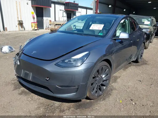 7SAYGDEF4PF704980 2023 TESLA MODEL Y - Image 2