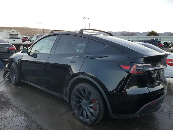 7SAYGDEF4PF706762 2023 TESLA MODEL Y - Image 2