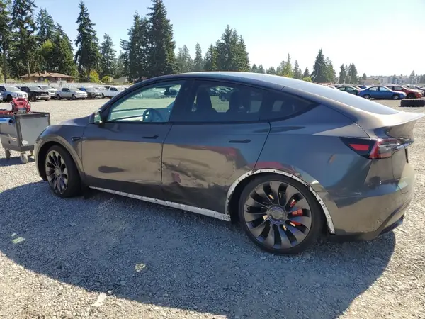 7SAYGDEF4PF713873 2023 TESLA MODEL Y - Image 2