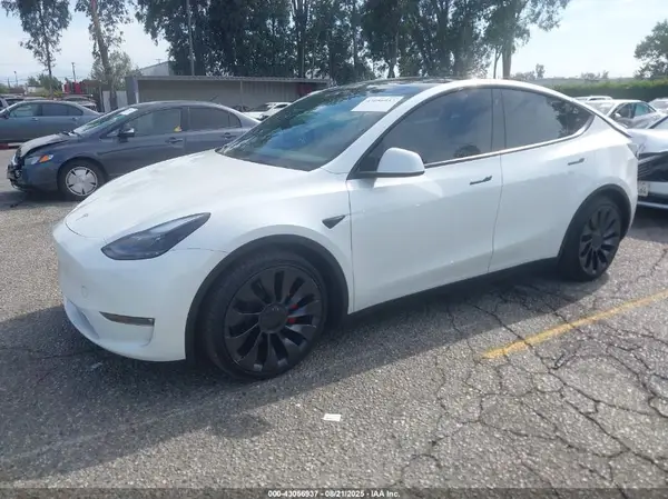 7SAYGDEF4PF753774 2023 TESLA MODEL Y - Image 2