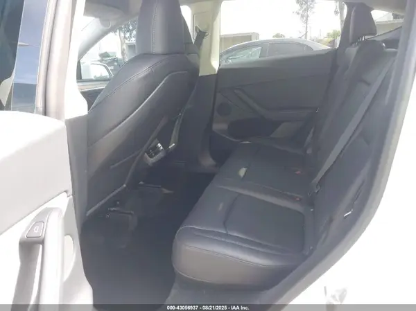 7SAYGDEF4PF753774 2023 TESLA MODEL Y - Image 8
