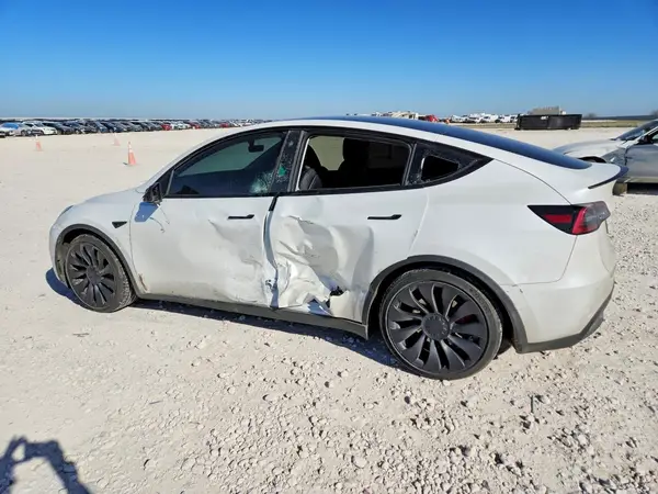 7SAYGDEF4PF773345 2023 TESLA MODEL Y - Image 2