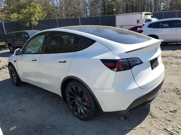 7SAYGDEF4PF779825 2023 TESLA MODEL Y - Image 2