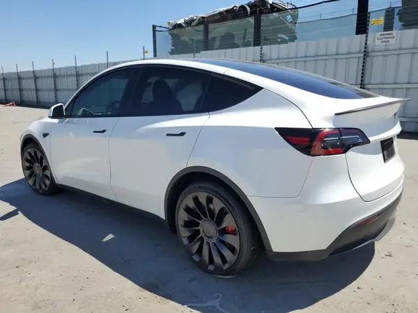 7SAYGDEF4PF779873 2023 TESLA MODEL Y - Image 2
