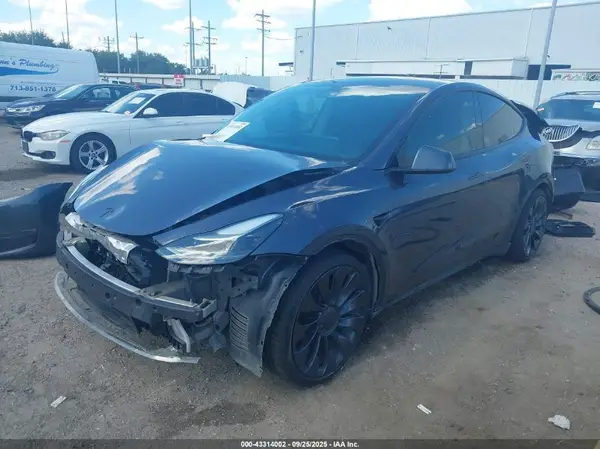 7SAYGDEF4PF785348 2023 TESLA MODEL Y - Image 2