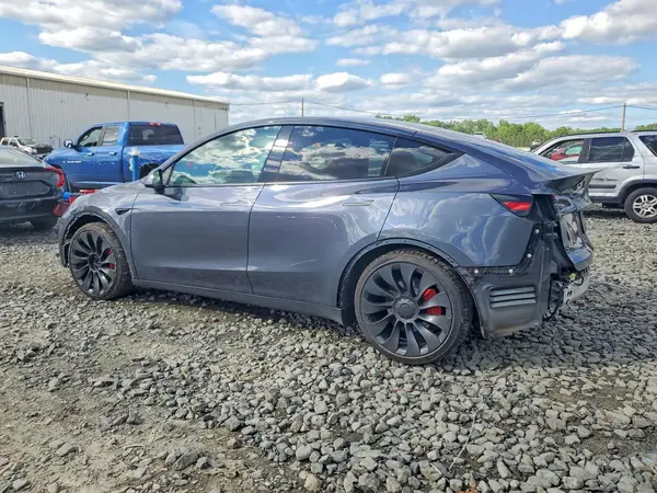 7SAYGDEF4PF796799 2023 TESLA MODEL Y - Image 2