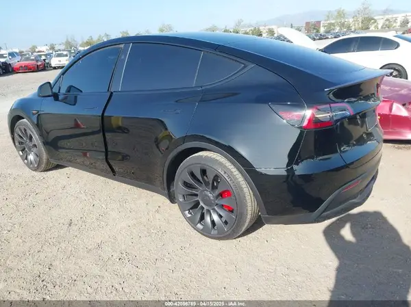 7SAYGDEF4PF809308 2023 TESLA MODEL Y - Image 2