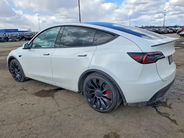 7SAYGDEF4PF830224 2023 TESLA MODEL Y - Image 2